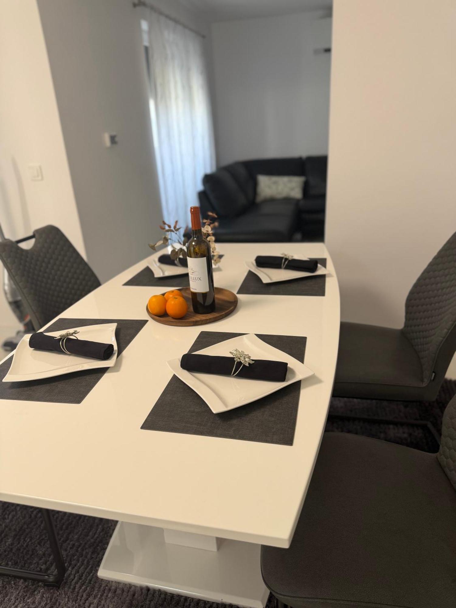 Apartmani Beril Lux Ровин Екстериор снимка