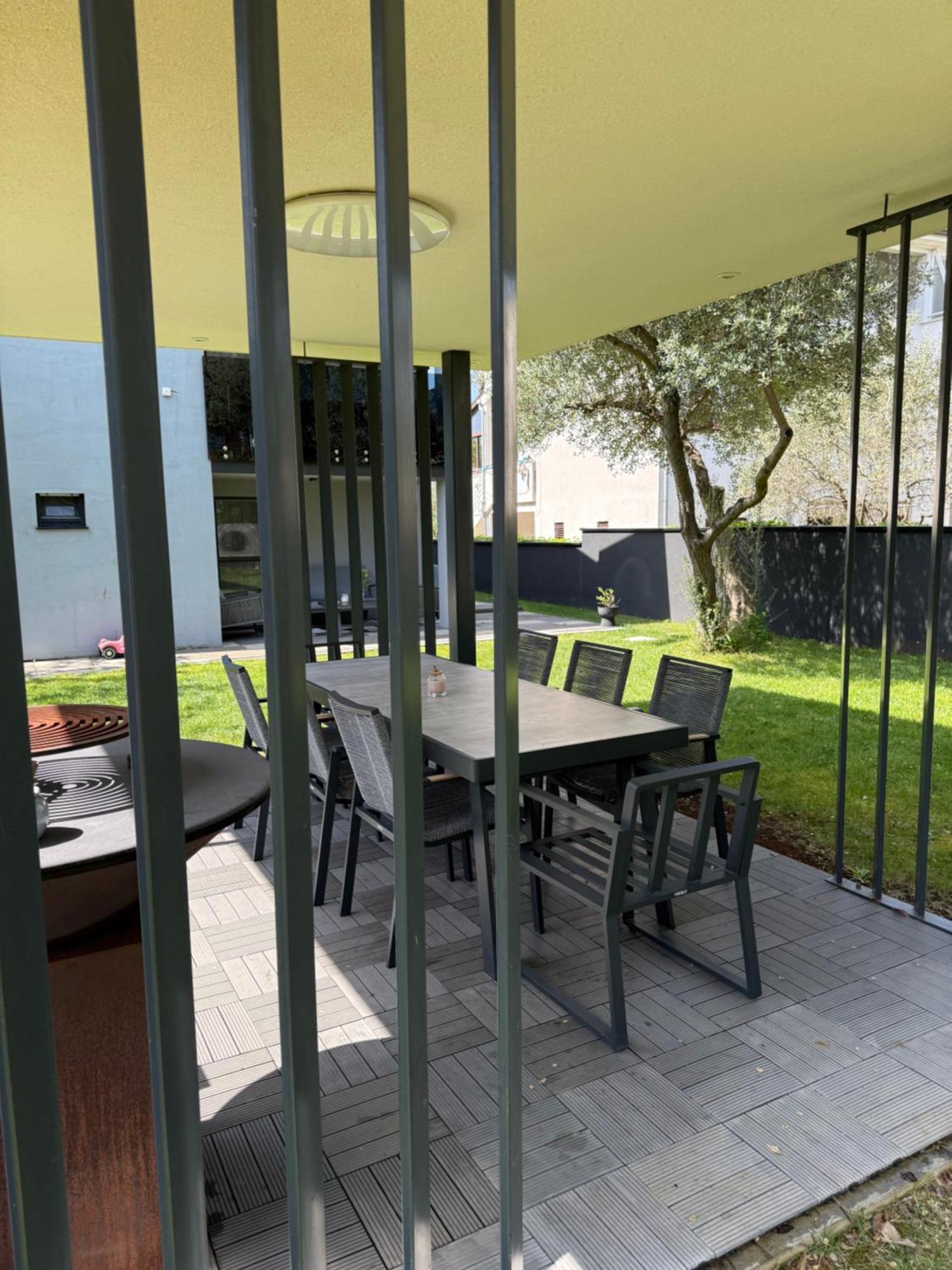 Apartmani Beril Lux Ровин Екстериор снимка