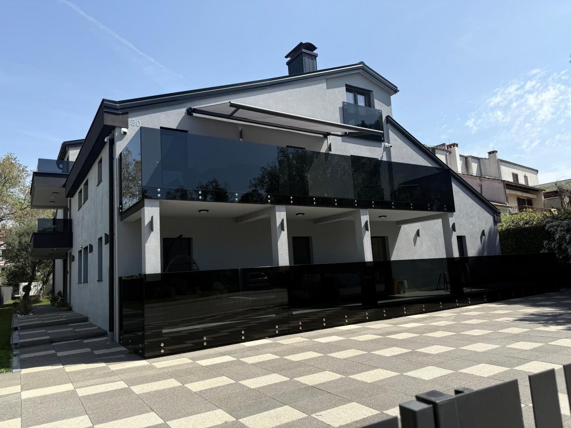Apartmani Beril Lux Ровин Екстериор снимка