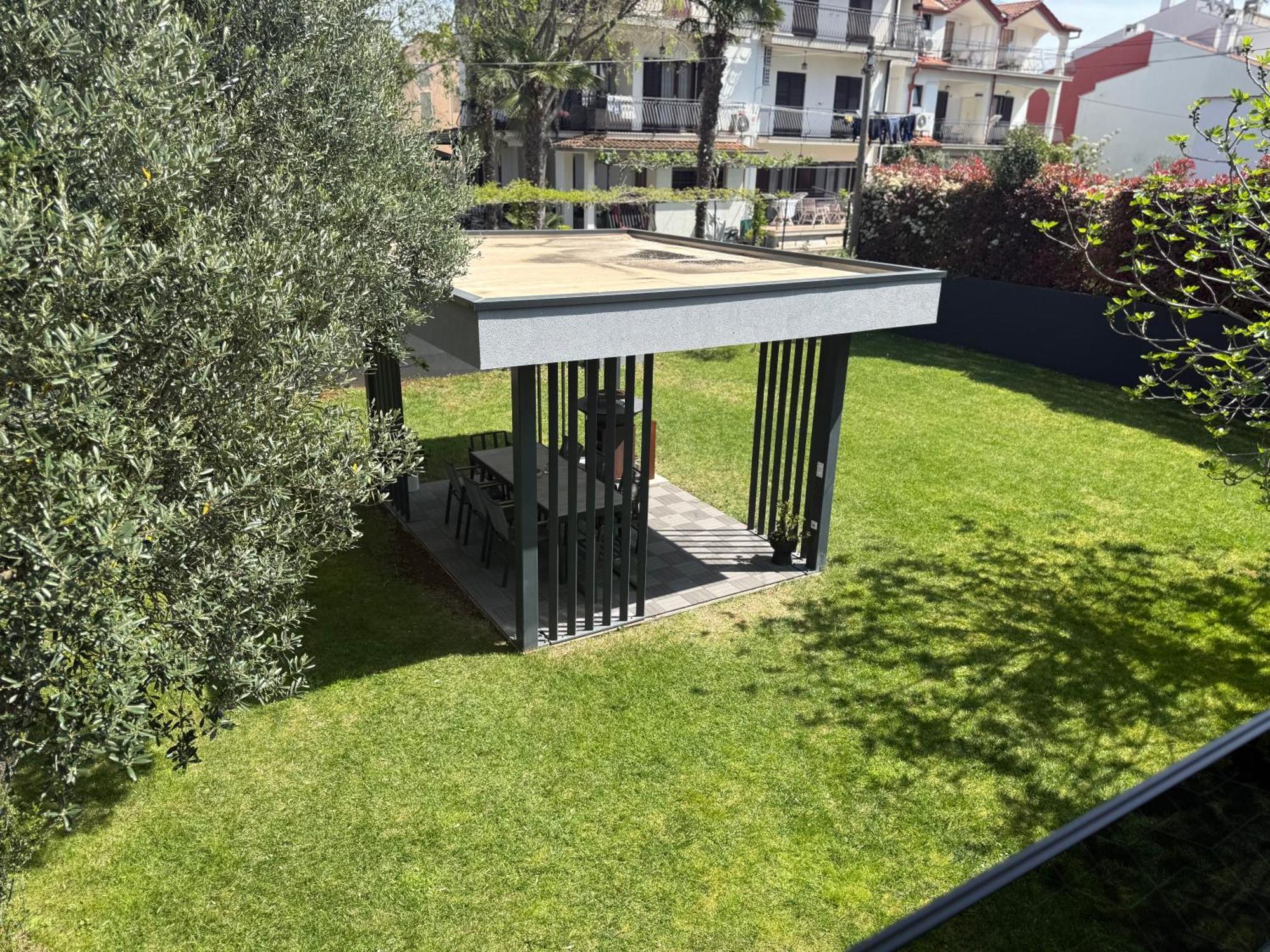 Apartmani Beril Lux Ровин Екстериор снимка