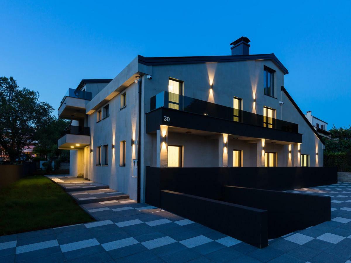 Apartmani Beril Lux Ровин Екстериор снимка