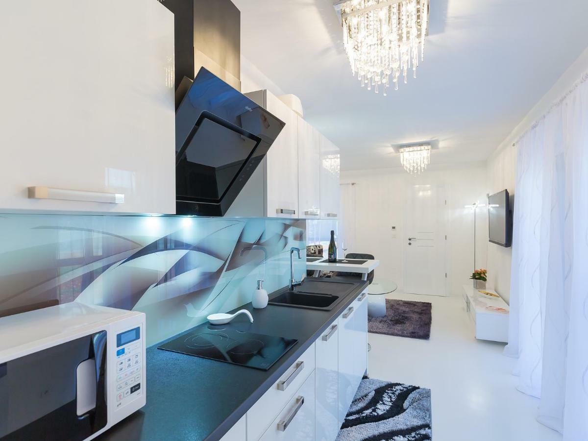 Apartmani Beril Lux Ровин Екстериор снимка