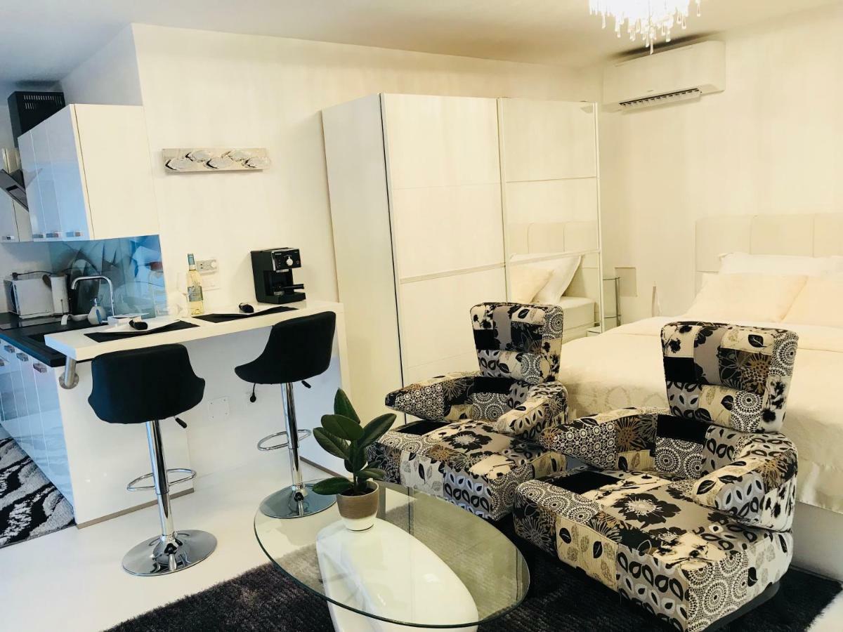 Apartmani Beril Lux Ровин Екстериор снимка