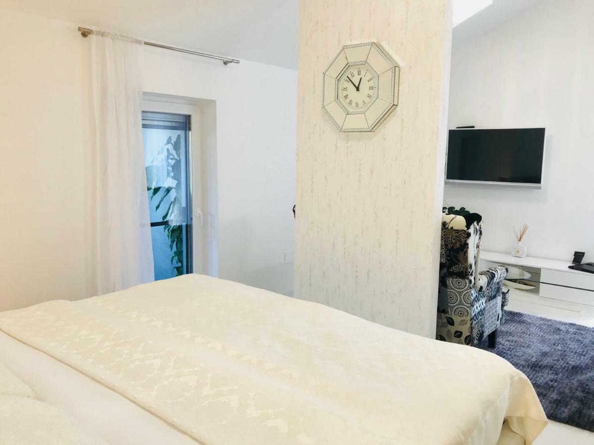 Apartmani Beril Lux Ровин Екстериор снимка